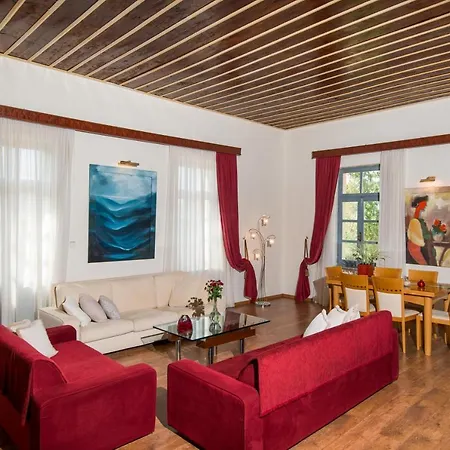 Archontiko Dimitra Lodge *